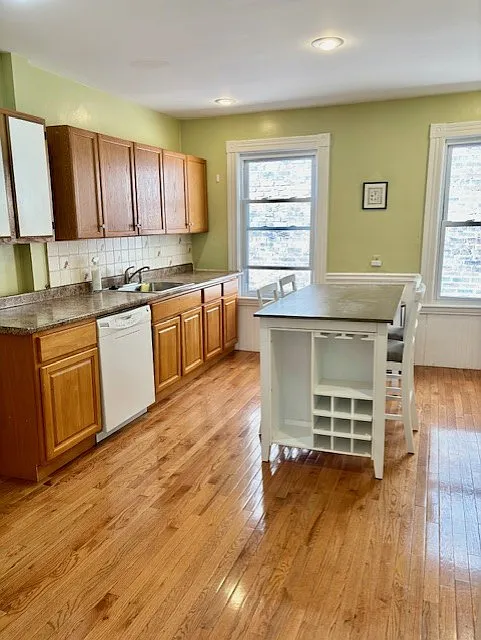 3 bed, 1150 sqft, $4,000 — Photo 3