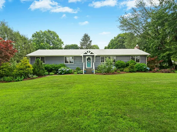 3 Turkey Roost Road, Newtown, CT 06482