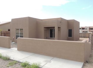 26 Flower Garland Rd, Santa Fe, NM 87508