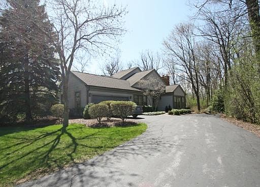 1st image of 9 Warrington Dr Unit 9