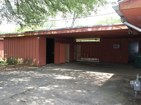 2nd image of 2028 Melwood Dr