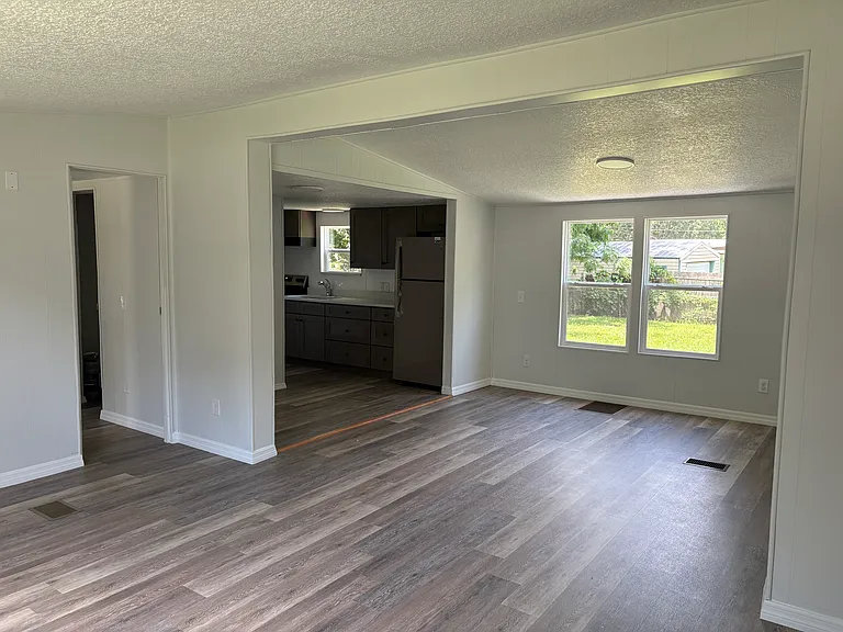 2209 Longreene Rd N — Photo 20