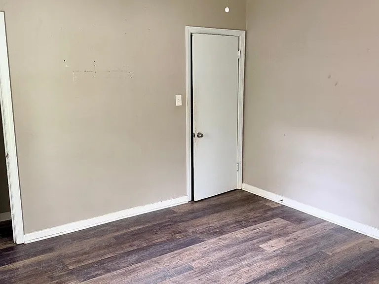 527 Englewood Dr — Photo 30