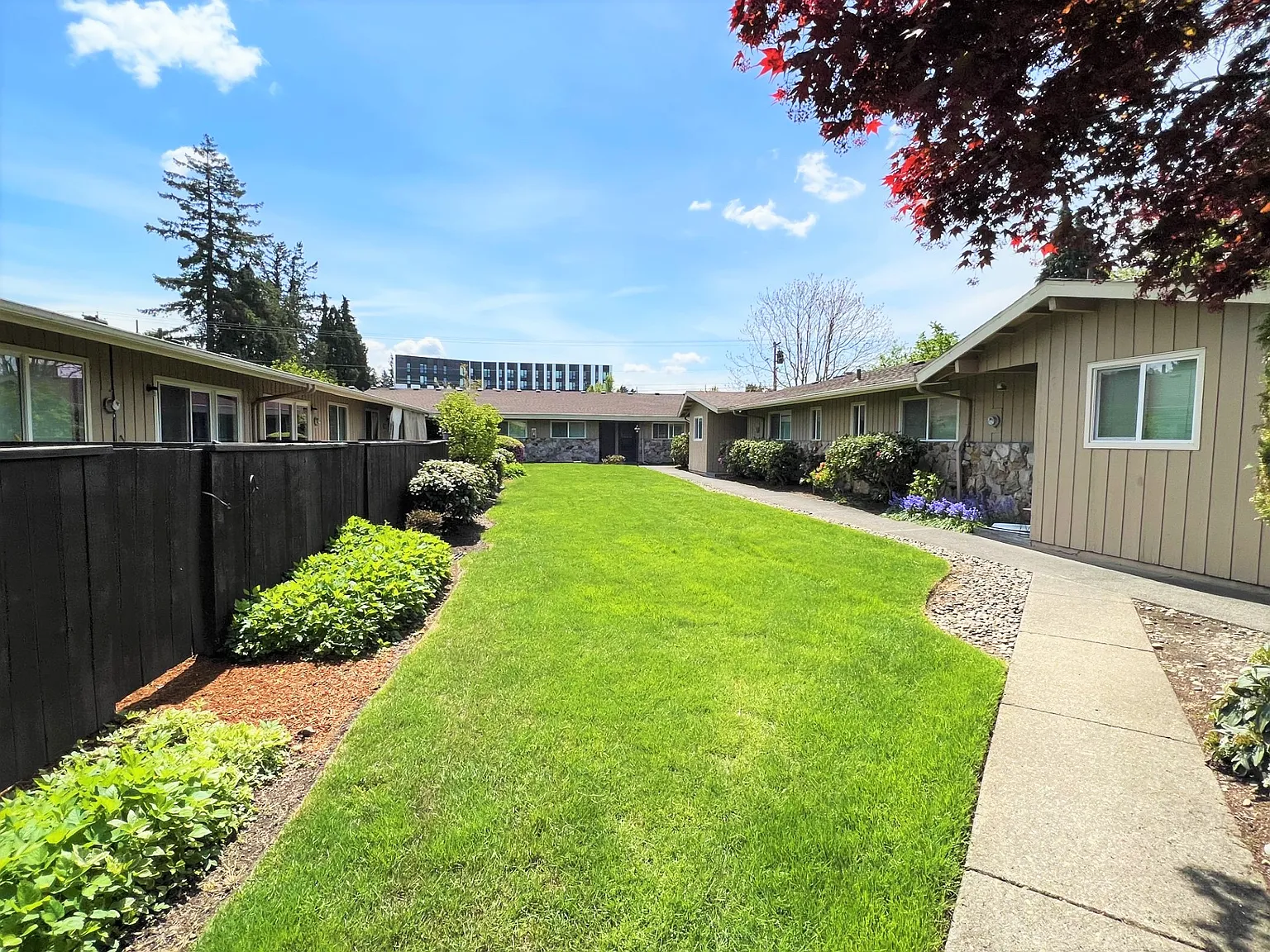 Fairmont Villa — Photo 1