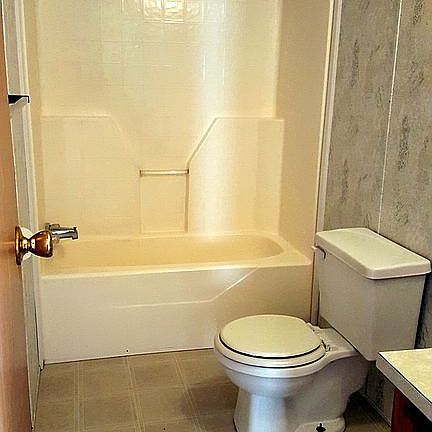FULL BATH TUB/SHOWER COMBO