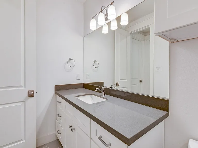 2705 Oakwood Crest Ln — Photo 15
