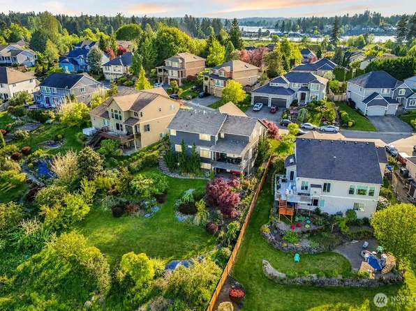 21729 Quiet Water Loop, Lake Tapps, WA 98391