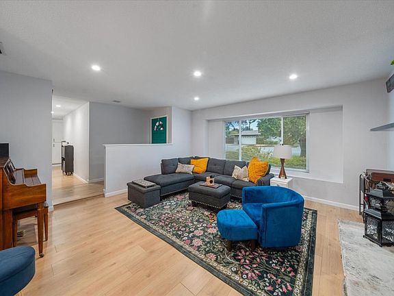 5th image of 3505 Tamarack Dr