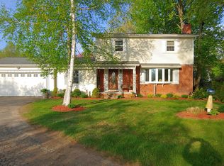 1210 Baker Rd, Fenton, MI 48430