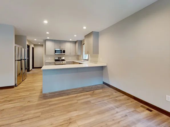1800 Como Ave SE (Duplex)