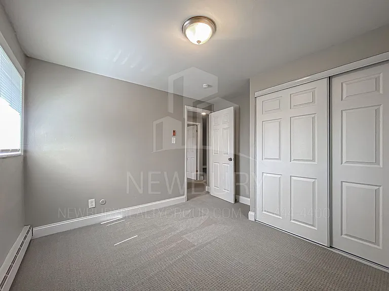 Poplar Apartments — Photo 23