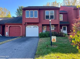 92 Westchester Dr, Clifton Park, NY 12065
