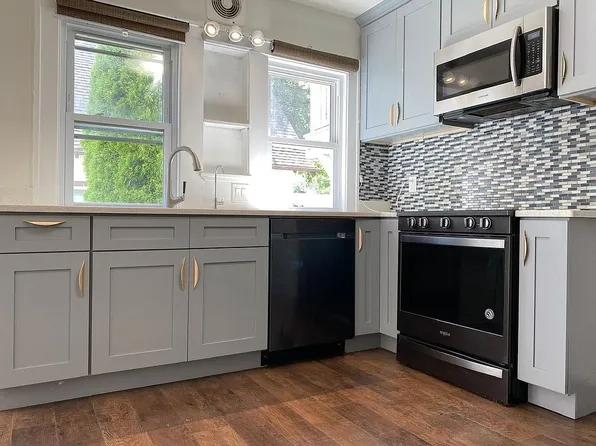 3561 N Murray Ave, Milwaukee, WI 53211