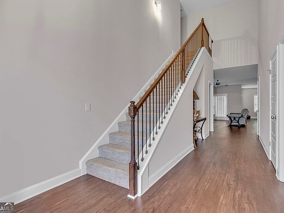 4th image of 200 Richmond Dr