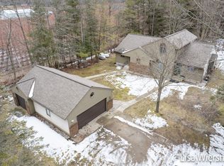 16400 Hickory St, Spring lake, MI 49456