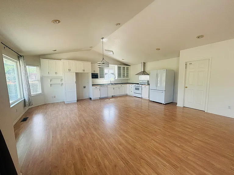 17942 Bunker Rd — Photo 6
