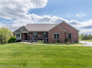 4144 Meadow Hills Dr, Pinckney, MI 48169