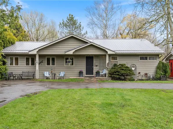 425 Norfolk St S, Norfolk County, ON N3Y 2W8