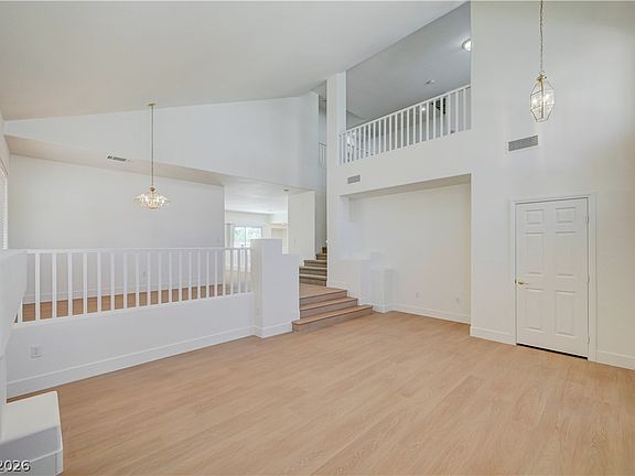 5th image of 356 Lakewood Garden Dr