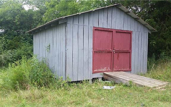 3rd image of 739 Shelbyville Hwy