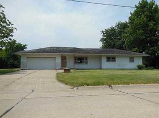 504 N 4th St, Plainview, NE 68769