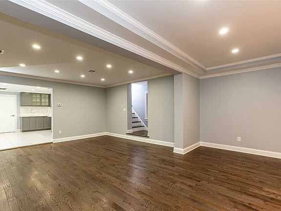 4th image of 21502 93rd Ave