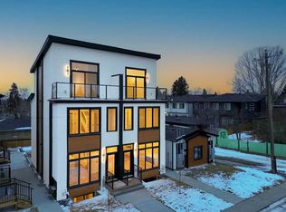 4307 N 30th Ave SW, Calgary, AB T3E6W6