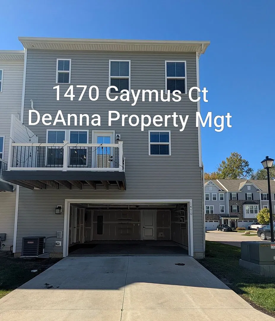 Luxury 3 bedroom Townhome — Photo 2