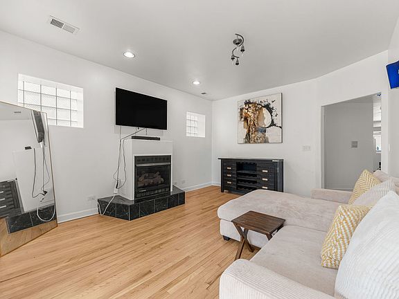 5th image of 6722 S Ridgeland Ave #3S