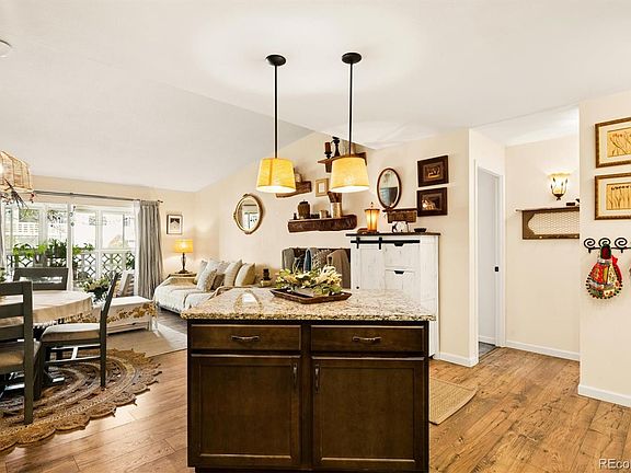 5th image of 785 S Alton Way #4B