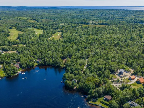 6 Poplar Dr, Chester, NS B0J 1T0