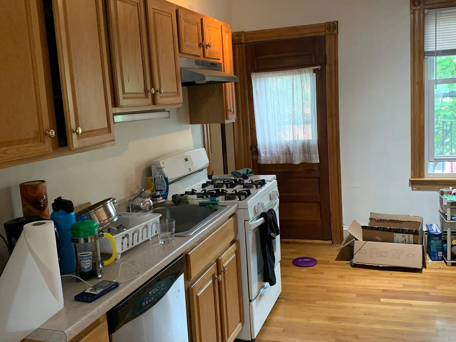 2 bed, 1.0 bath, 750 sqft, $2,750 — Photo 2