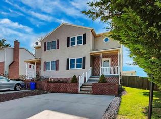 23 Pinewood Cir, Hanover, PA 17331