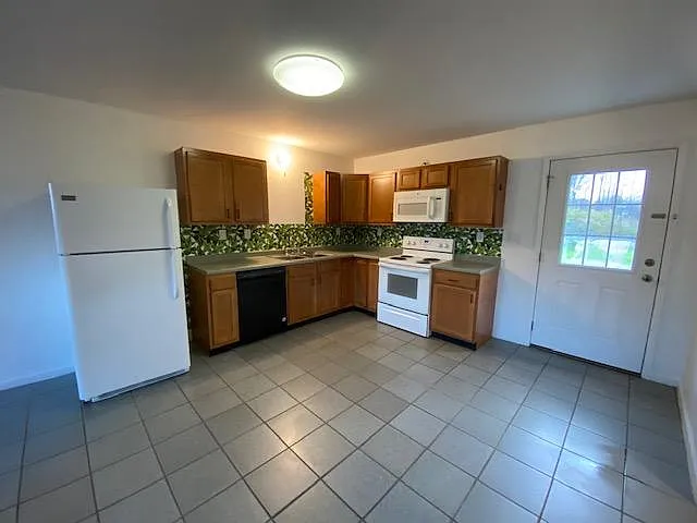 33 Neimi Rd #F — Photo 6