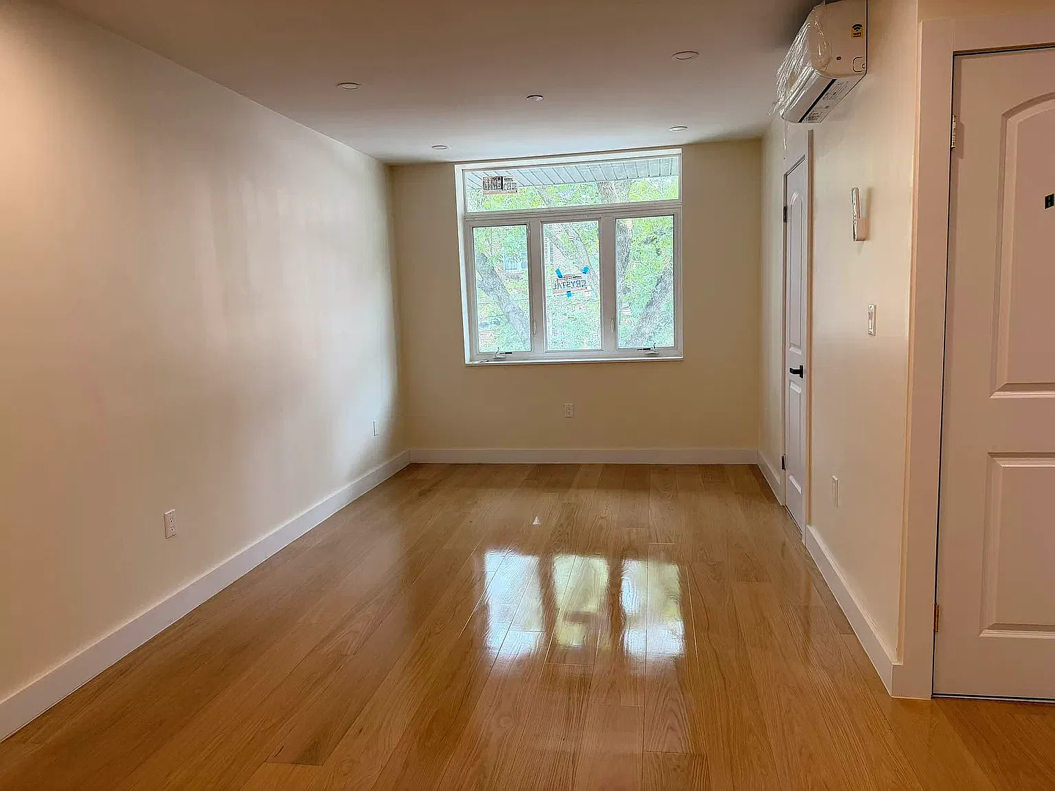 88-40 54th Avenue — Photo 2