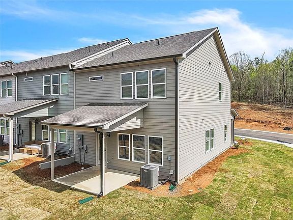 2nd image of 299 Summit View Ln #2