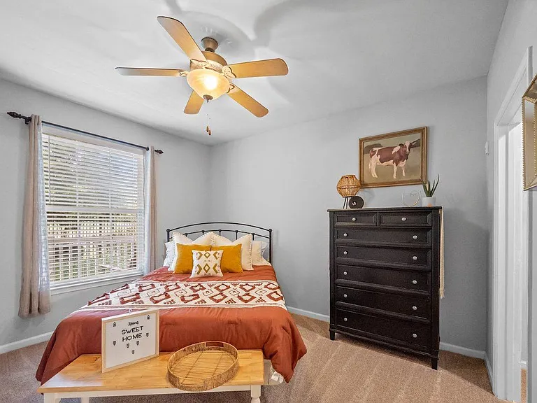 Centerville Manor Apartments — Photo 32