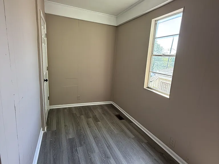 4716 Court M — Photo 3