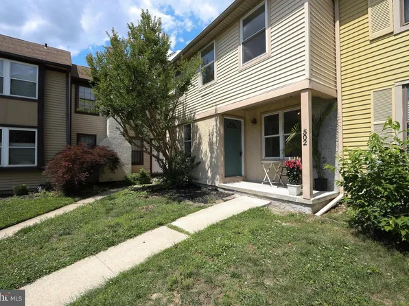 502 Magnolia Ct, Marlton, NJ 08053