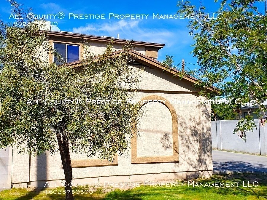 2nd image of 900 E Roma Ave #1