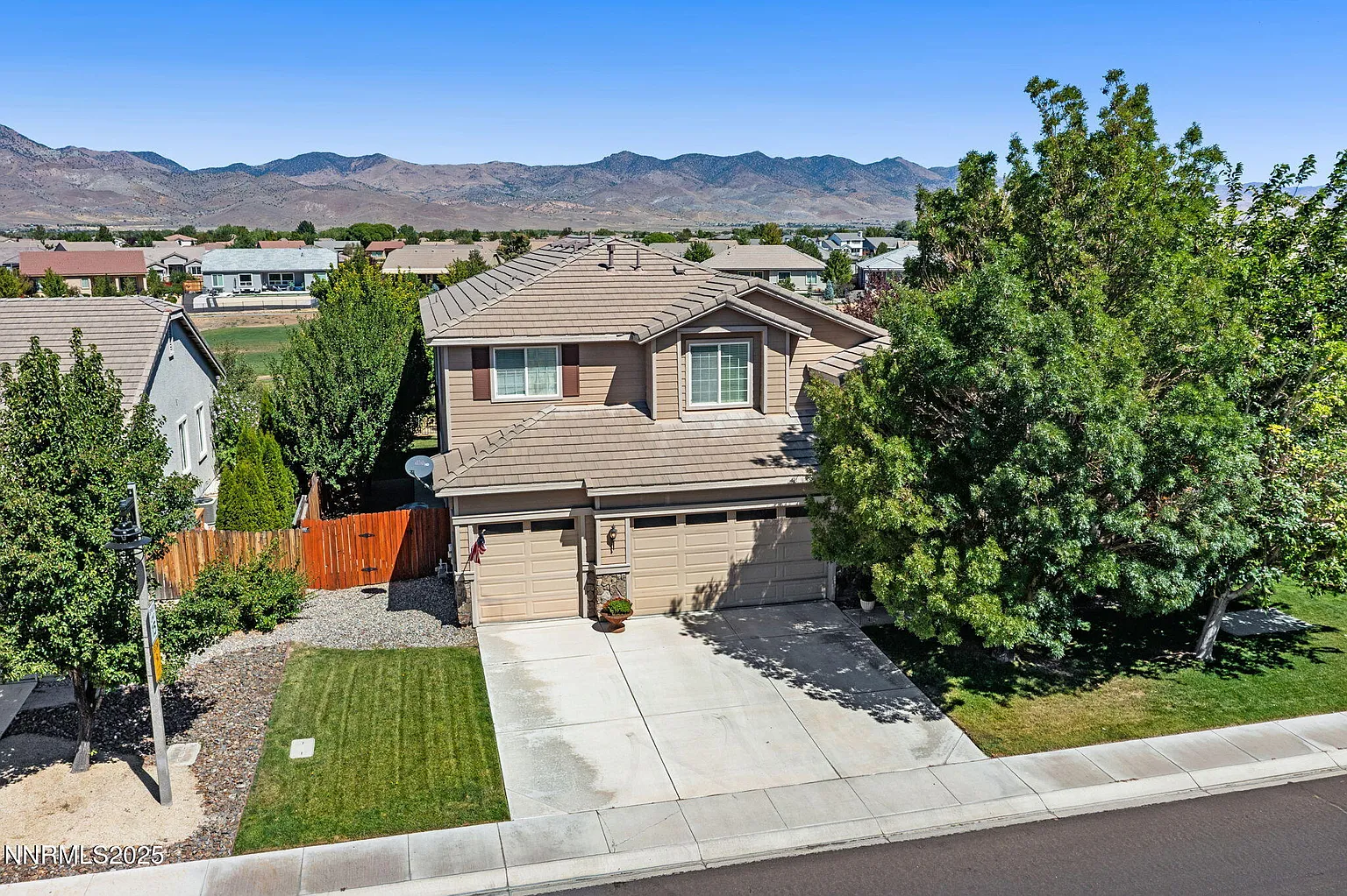 648 Saint Andrews Dr photo 1