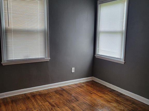 5th image of 1173 Duxberry Ave