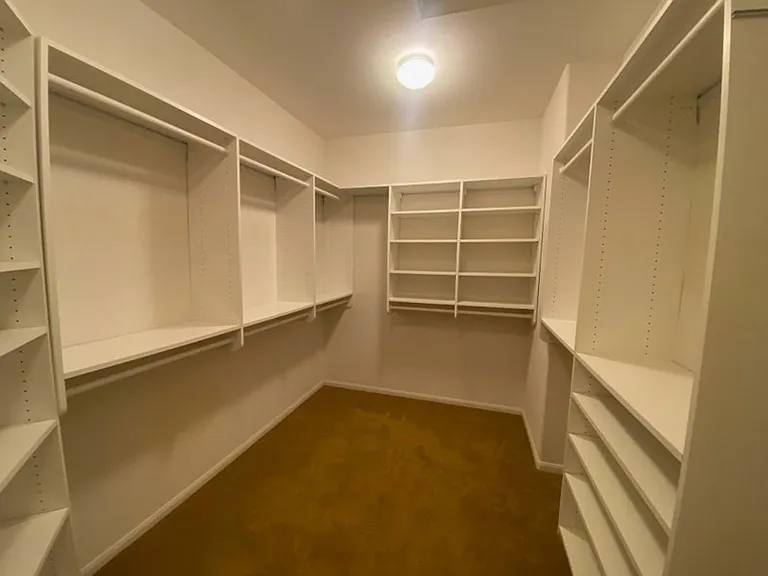 409 Lexington Cir — Photo 15