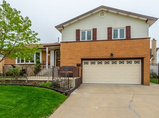 670 Winston Dr, Melrose Park, IL