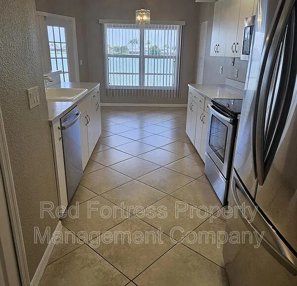 2613 SW 15th Ave — Photo 4