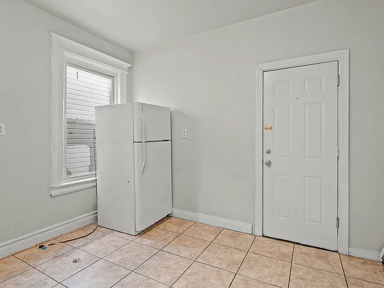 30 Wainwright St #3 — Photo 16
