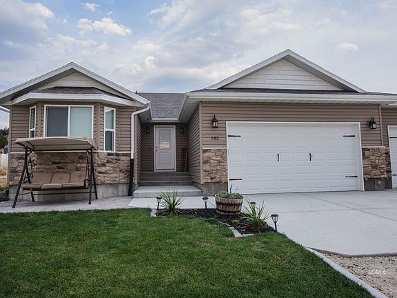 2nd image of 182 Bellwood Dr