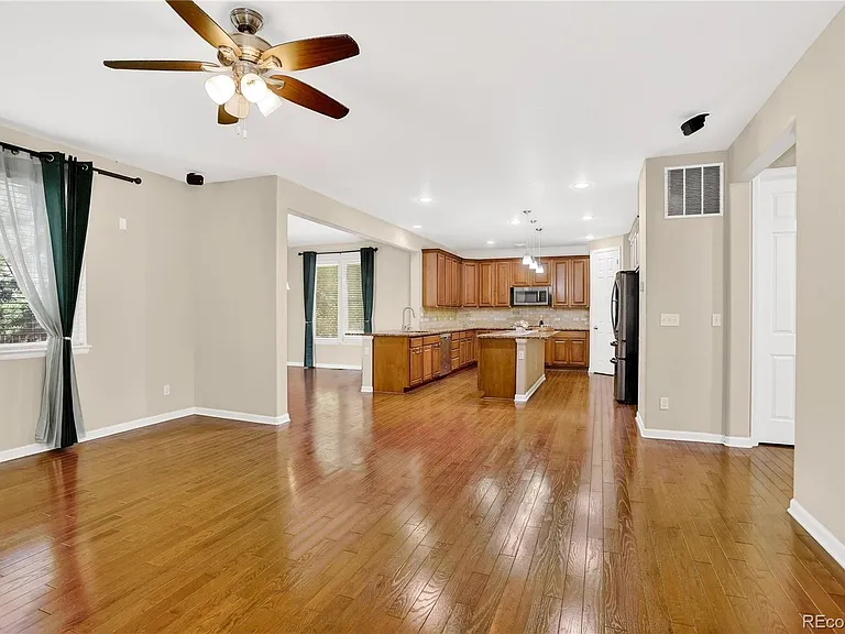 10768 Hillsboro St — Photo 2