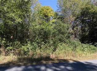 513 Delview Dr, Cherryville, NC 28021