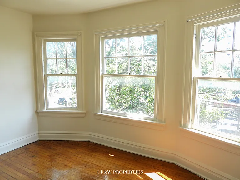 1560 E. Broad St. — Photo 6